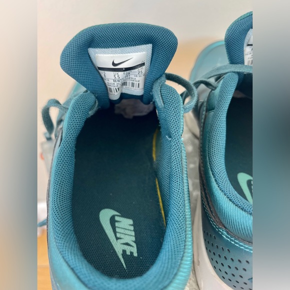 Rare Nike Air Max Thea Sneakers, Size 8 - Picture 4 of 4